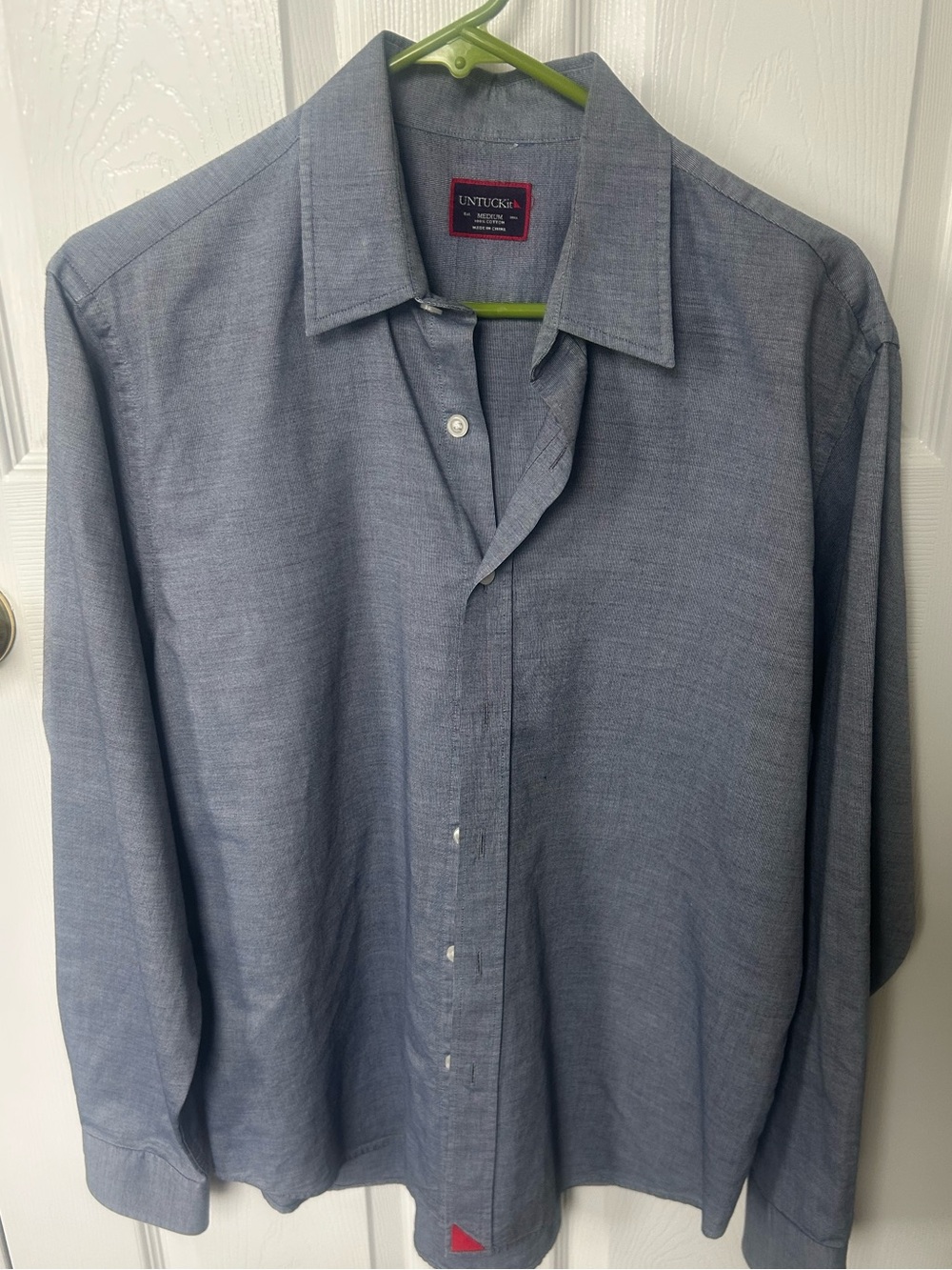 UNTUCKit Light Blue Men’s Casual Button-Down Shirt, size Medium